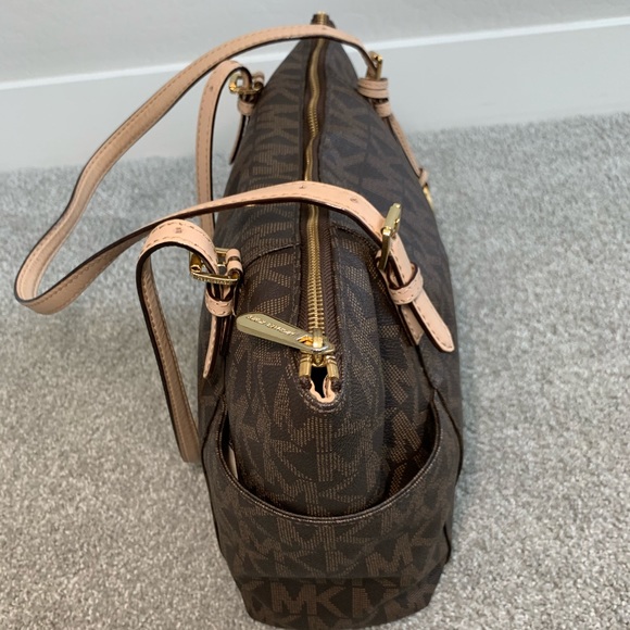 Michael Kors handbag - Picture 3 of 6